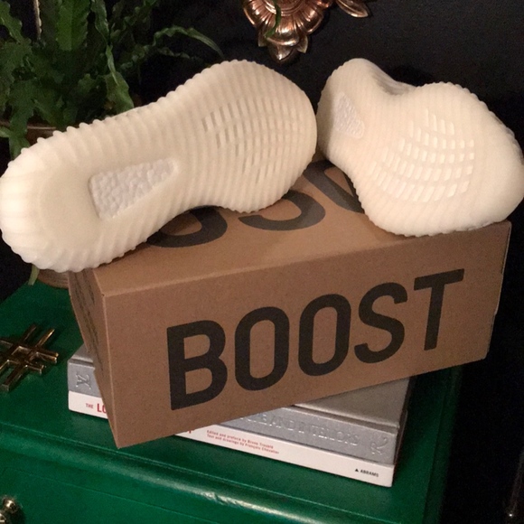 Yeezy Boost 350 White - Picture 5 of 8